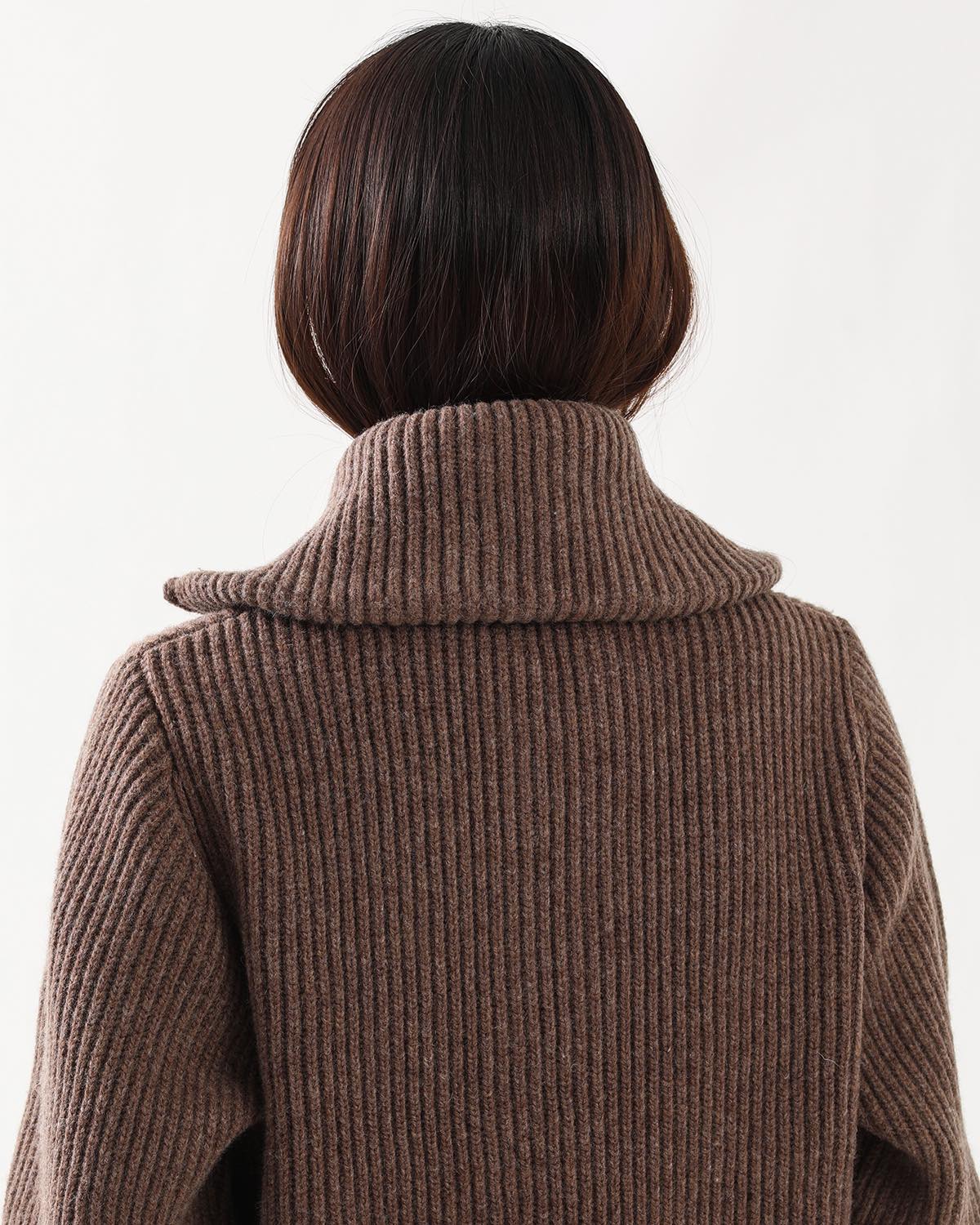RIBBED ZIP SWEATER