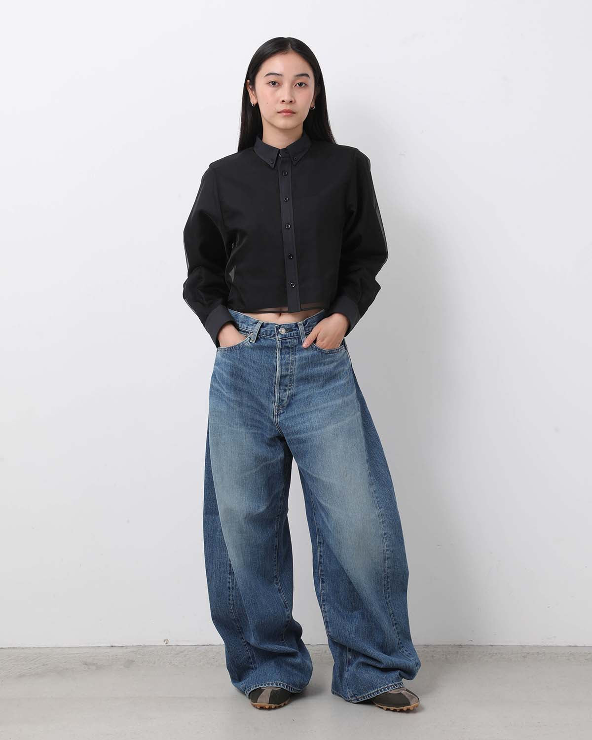 DENIM BARREL-LEG JEANS