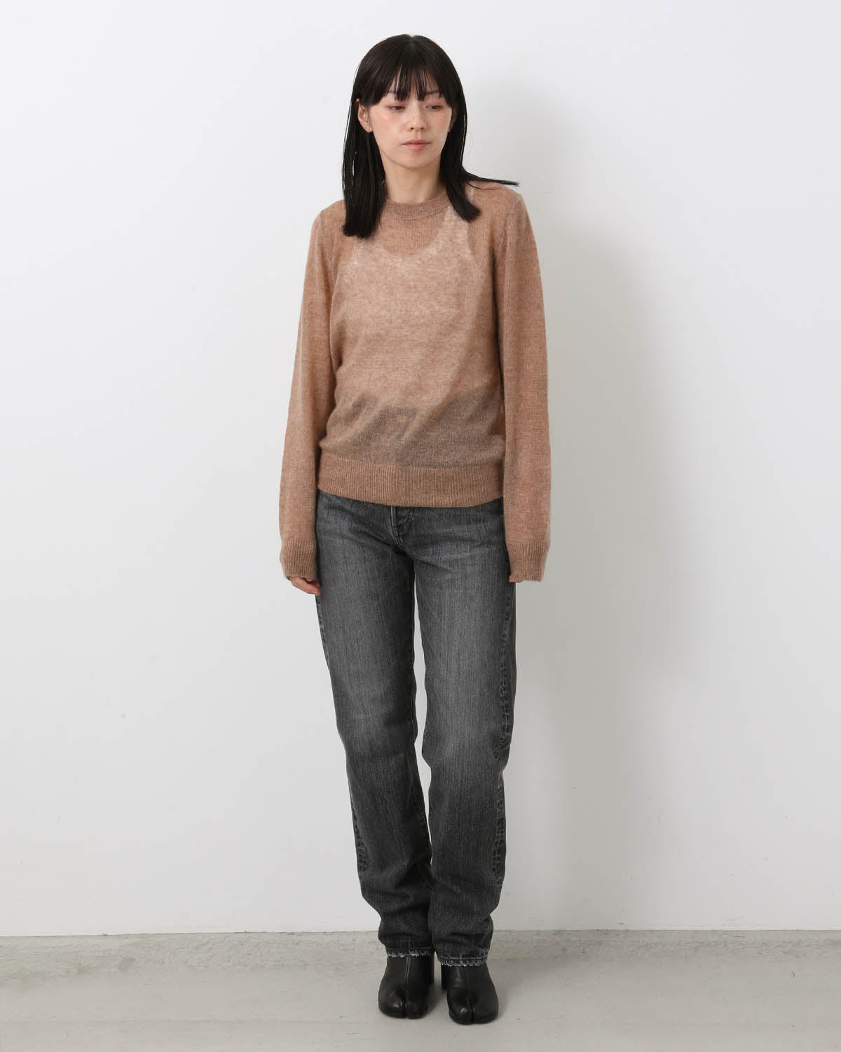 CLASSIC STRAIGHT JEANS