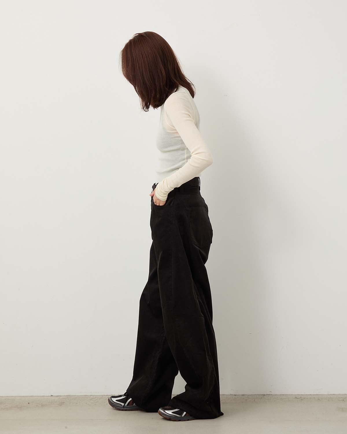 CORDUROY BARREL-LEG JEANS