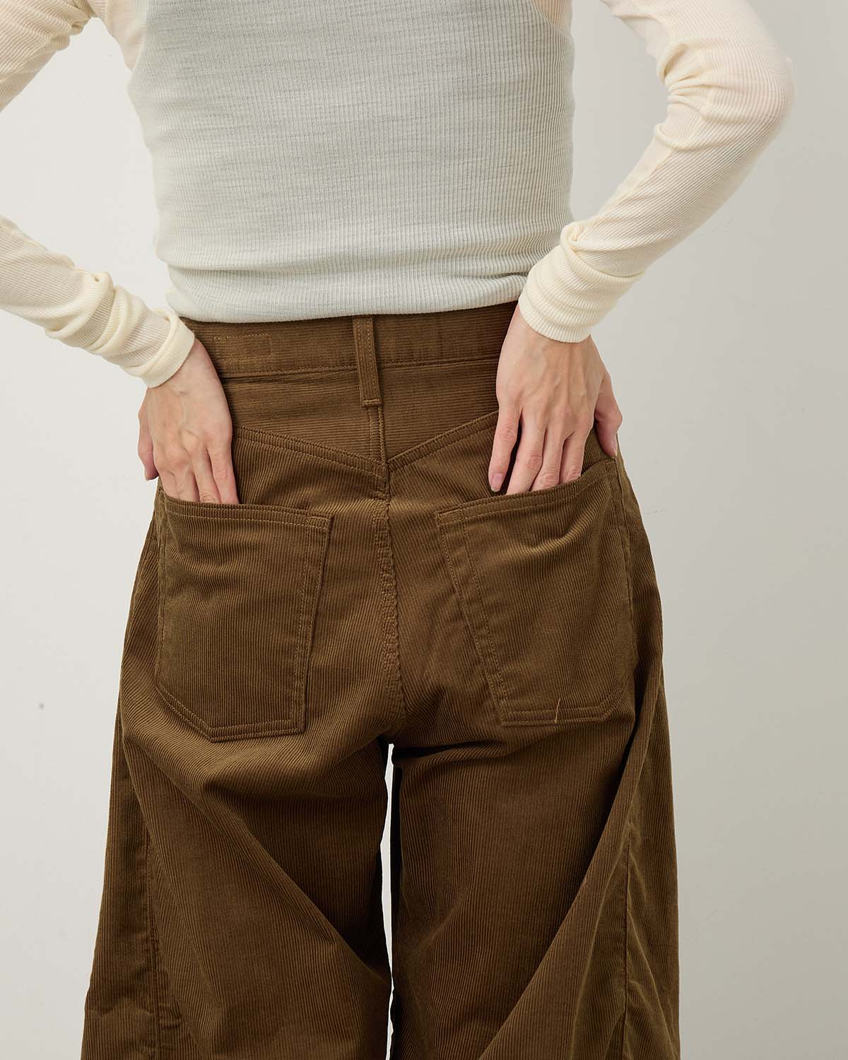 CORDUROY BARREL-LEG JEANS