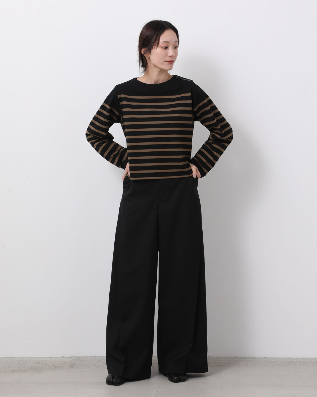 WOOL SIDE TUCK PANTS