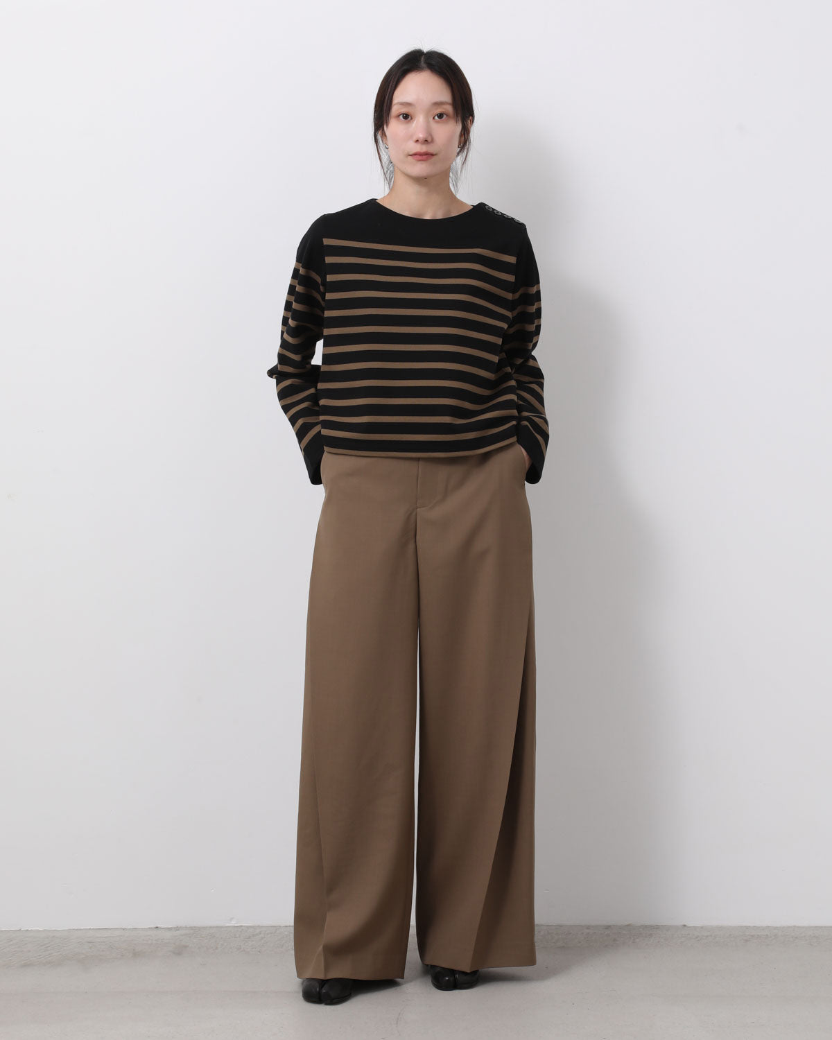WOOL SIDE TUCK PANTS