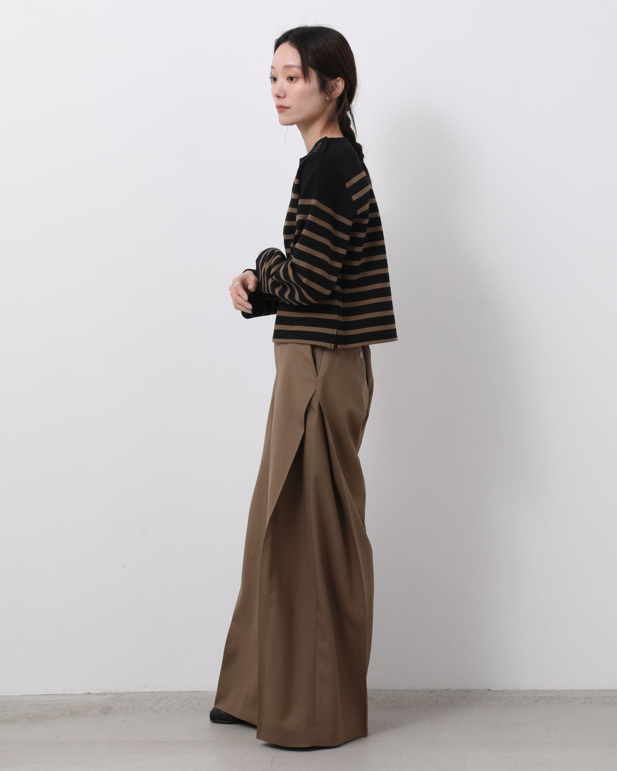 WOOL SIDE TUCK PANTS