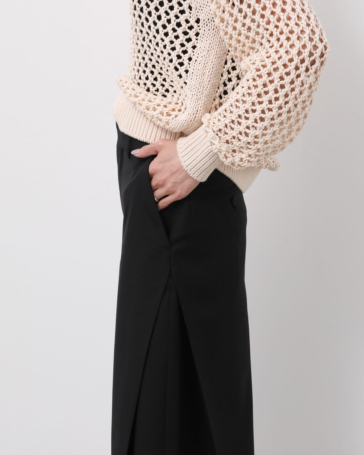 WOOL SIDE TUCK SHORTS