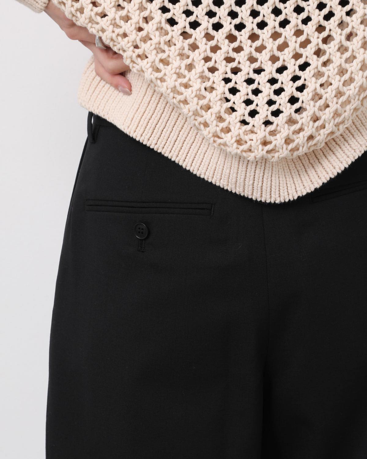 WOOL SIDE TUCK SHORTS