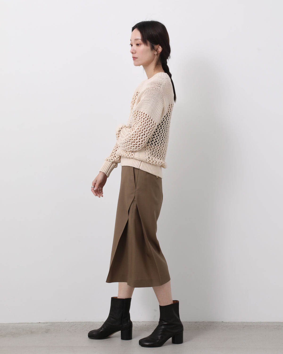 WOOL SIDE TUCK SHORTS