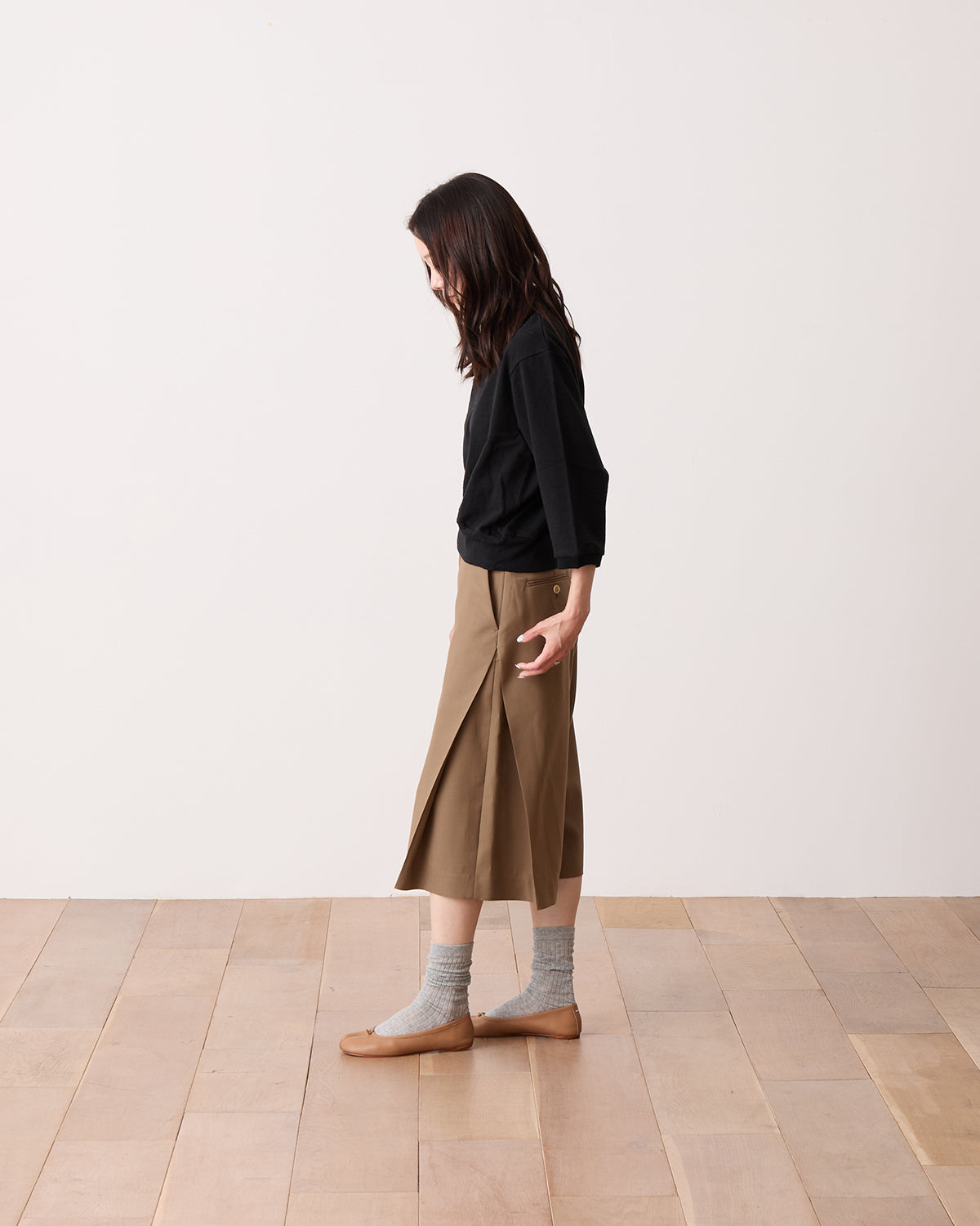 WOOL SIDE TUCK SHORTS