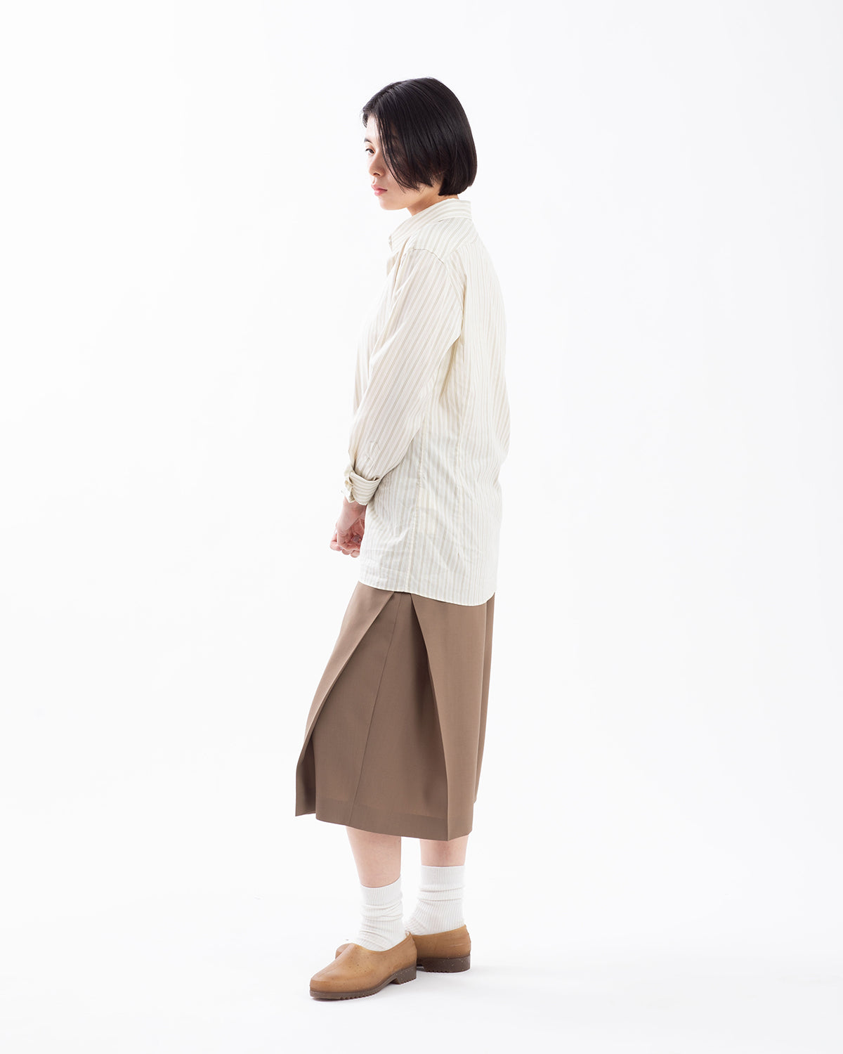 WOOL SIDE TUCK SHORTS