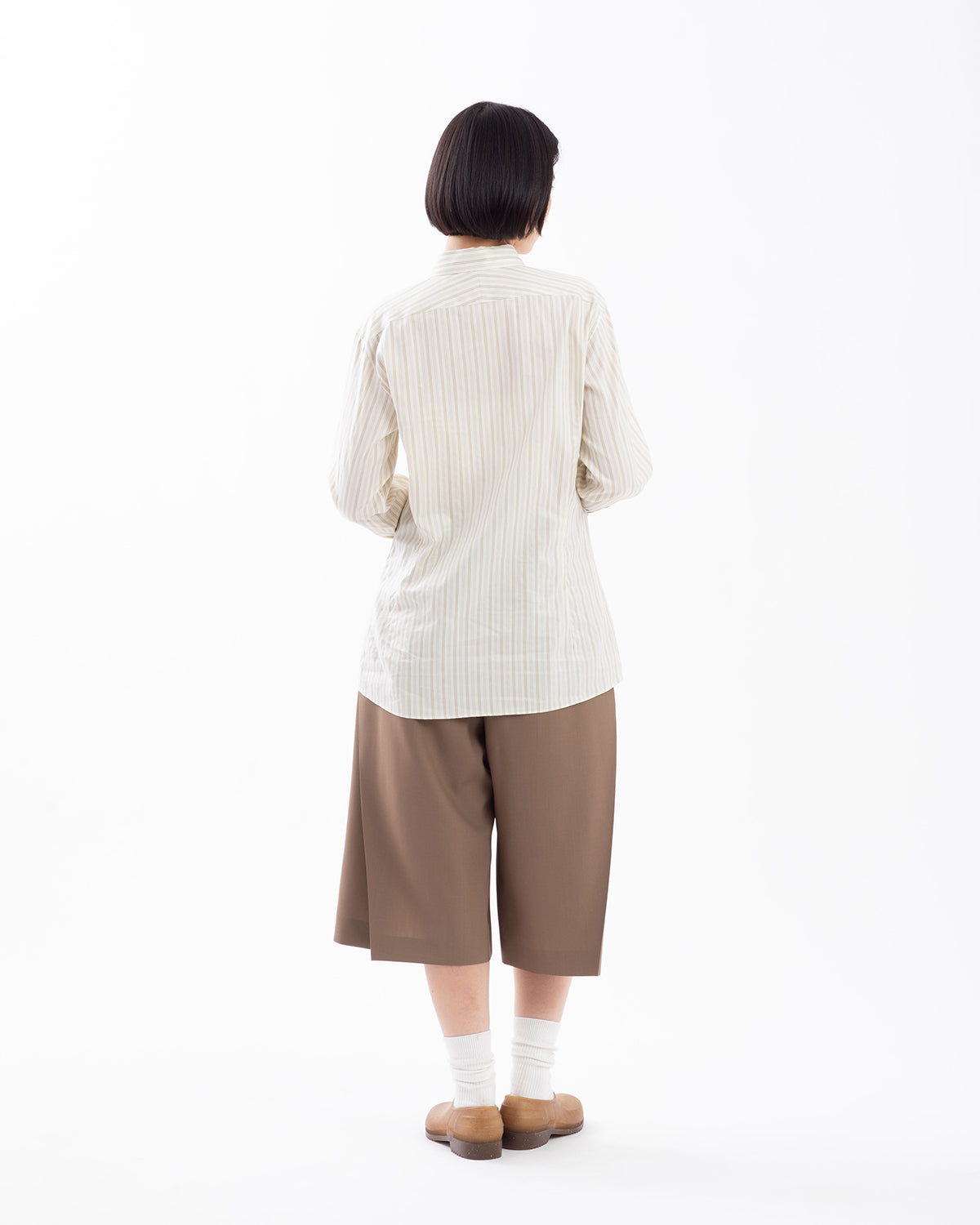 WOOL SIDE TUCK SHORTS