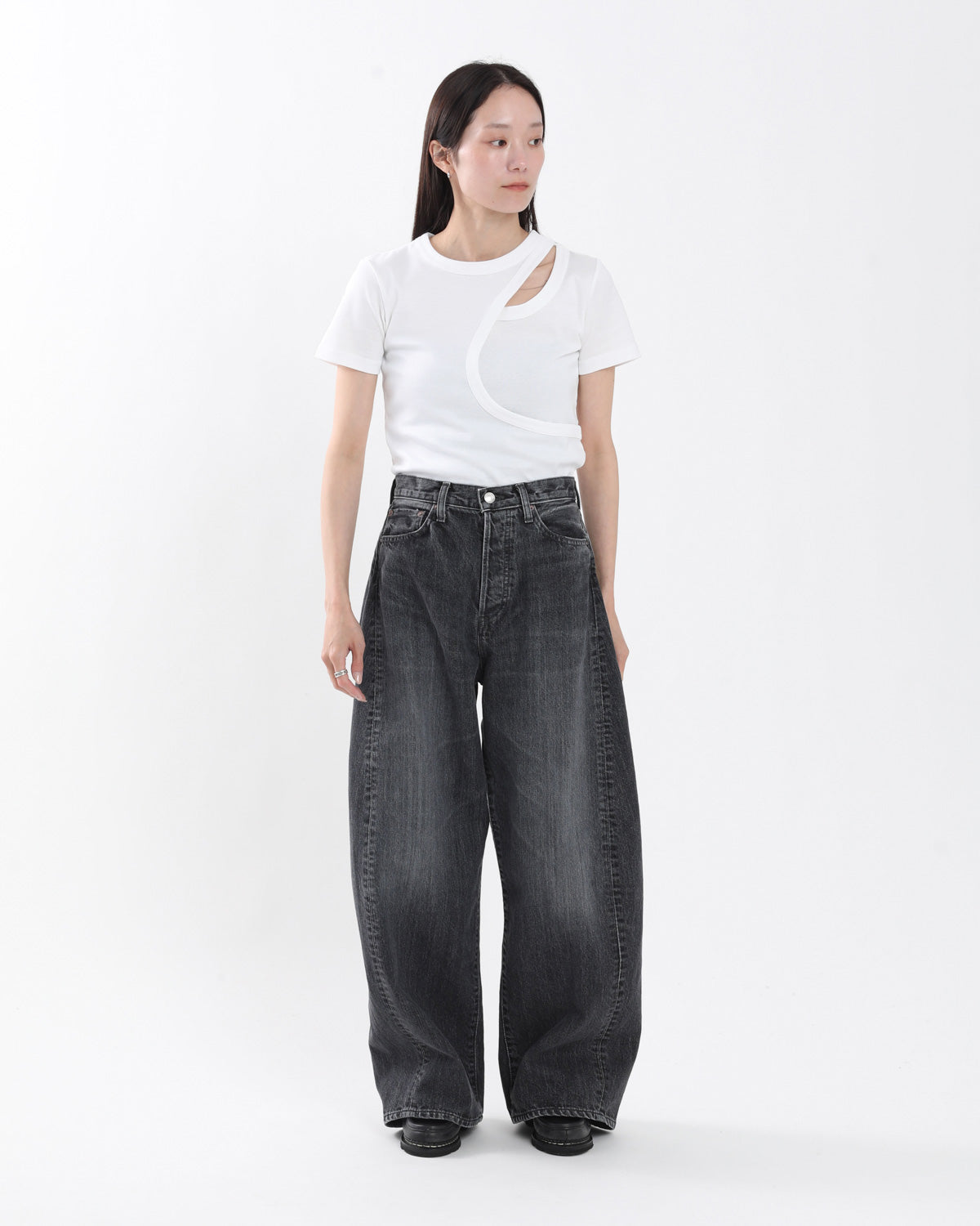 BARREL-LEG DENIM JEANS (WOMEN'S)