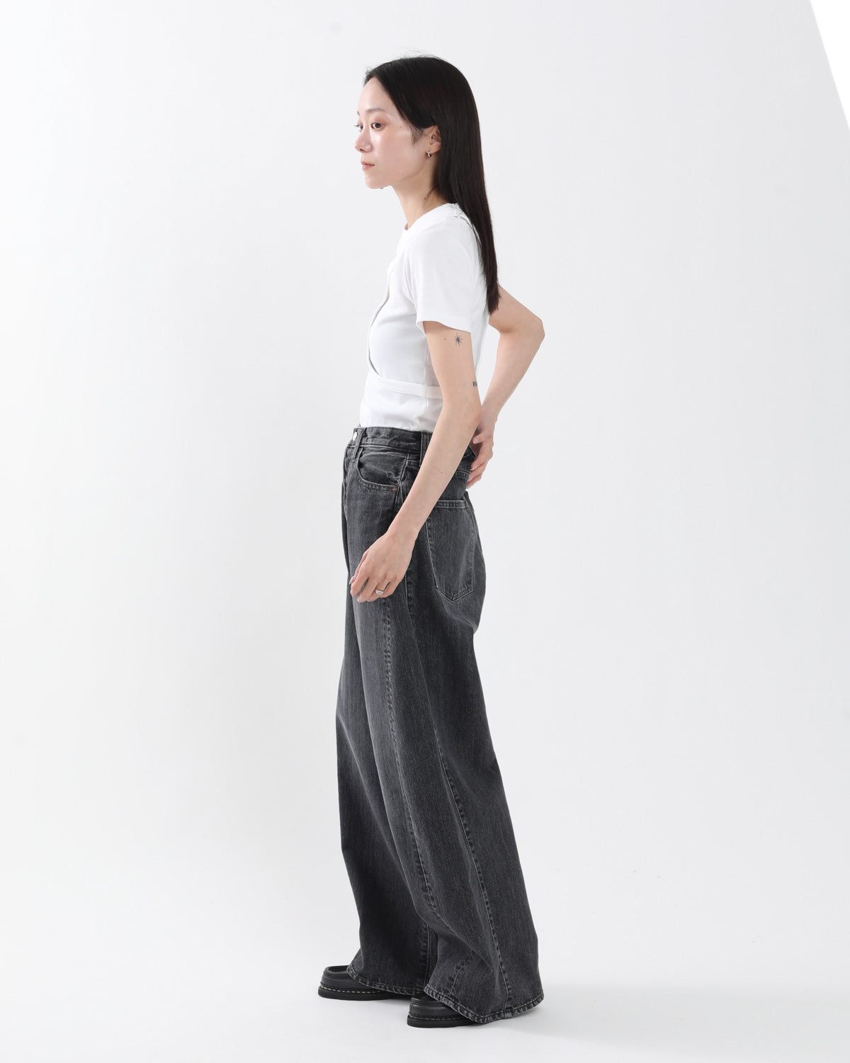 BARREL-LEG DENIM JEANS (WOMEN'S)