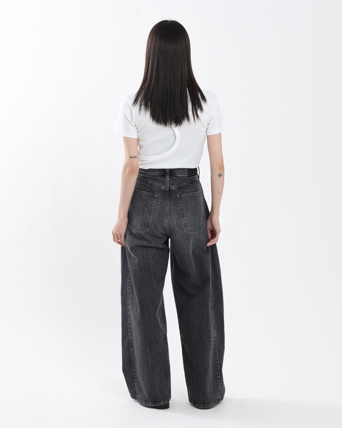 BARREL-LEG DENIM JEANS (WOMEN'S)