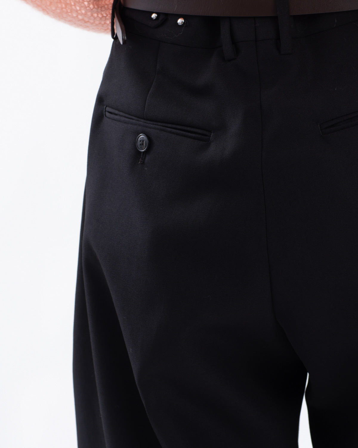 DOESKIN WIDE BARREL LEG PANTS