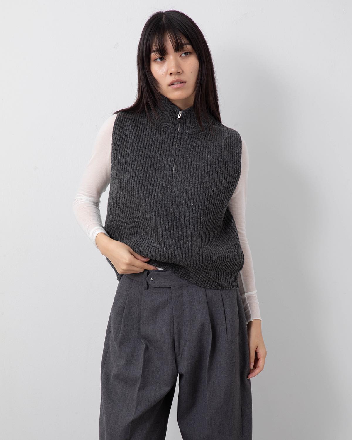 RIBBED KNIT WOOL VEST
