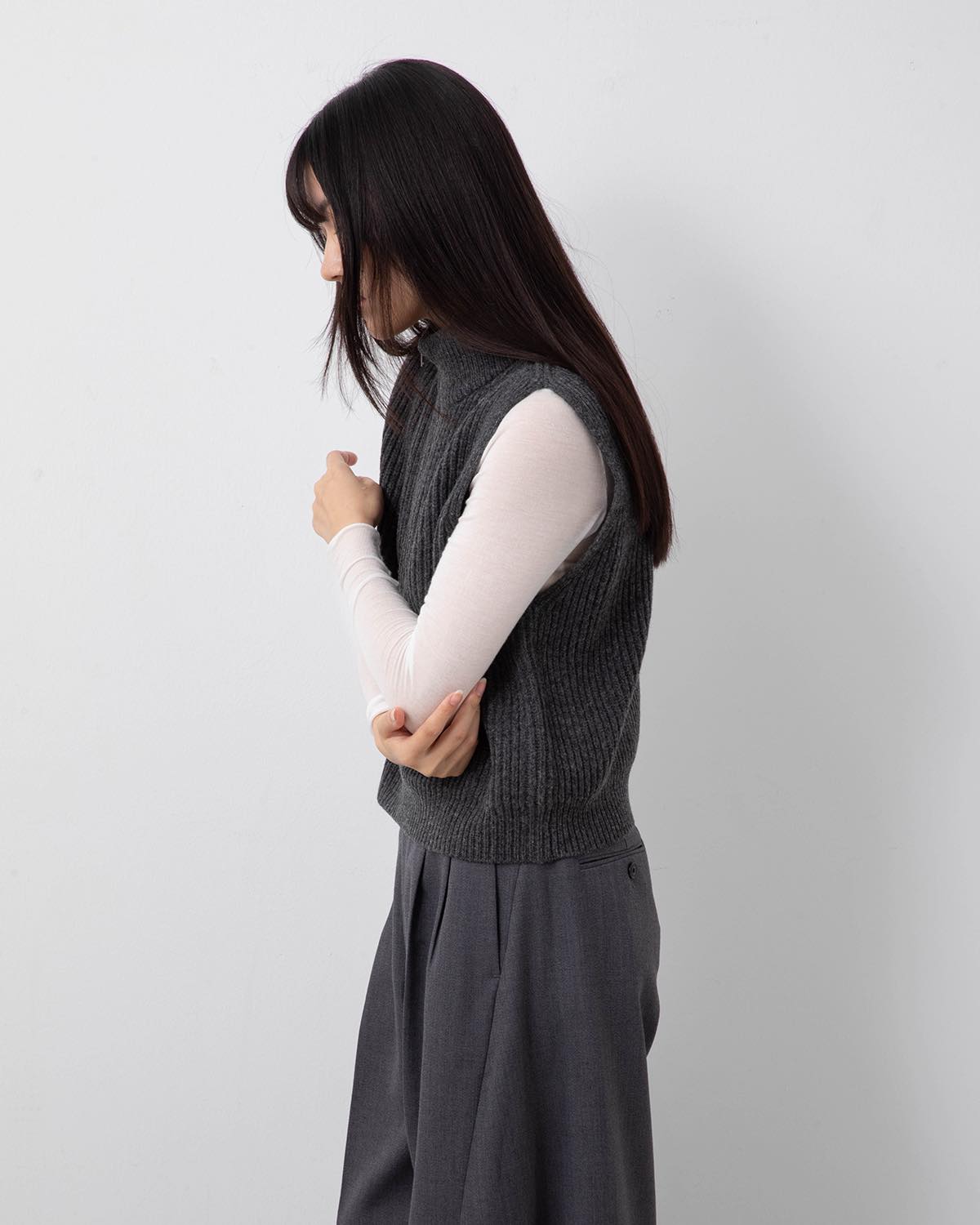 RIBBED KNIT WOOL VEST