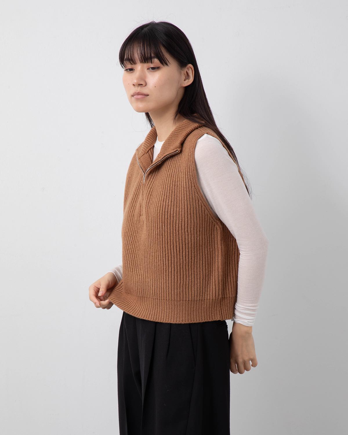 RIBBED KNIT WOOL VEST