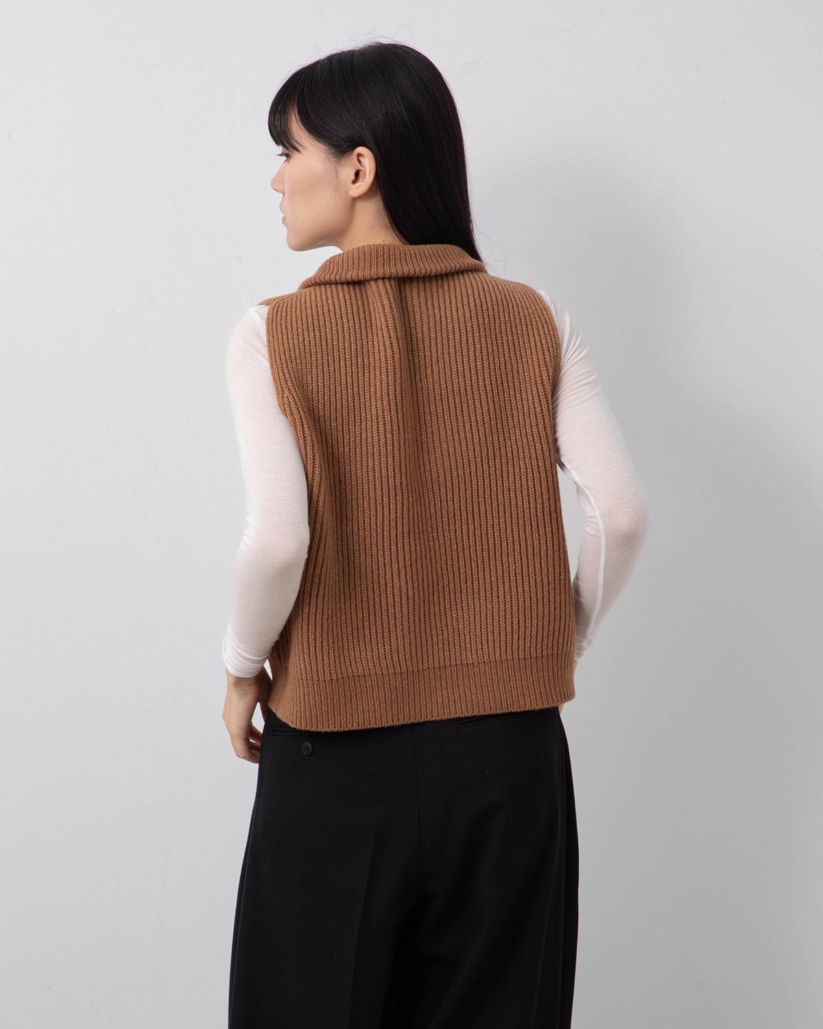 RIBBED KNIT WOOL VEST