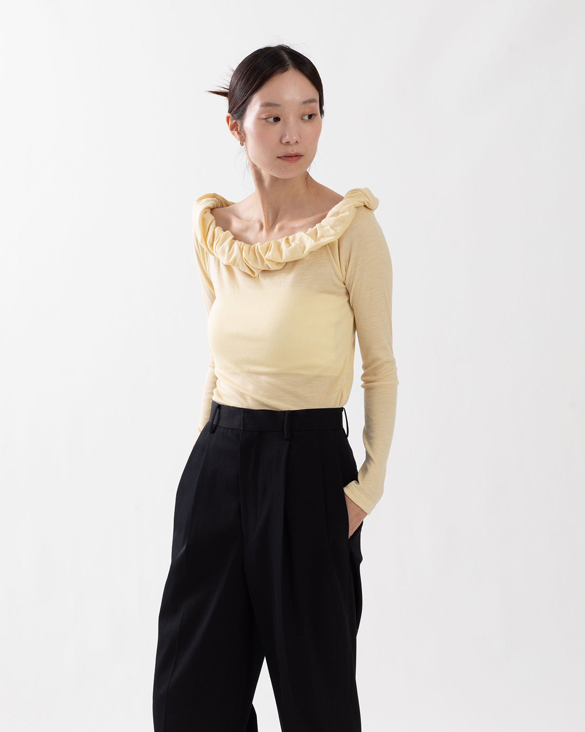 WOOL RIB TWISTED OFF SHOULDER PULLOVER