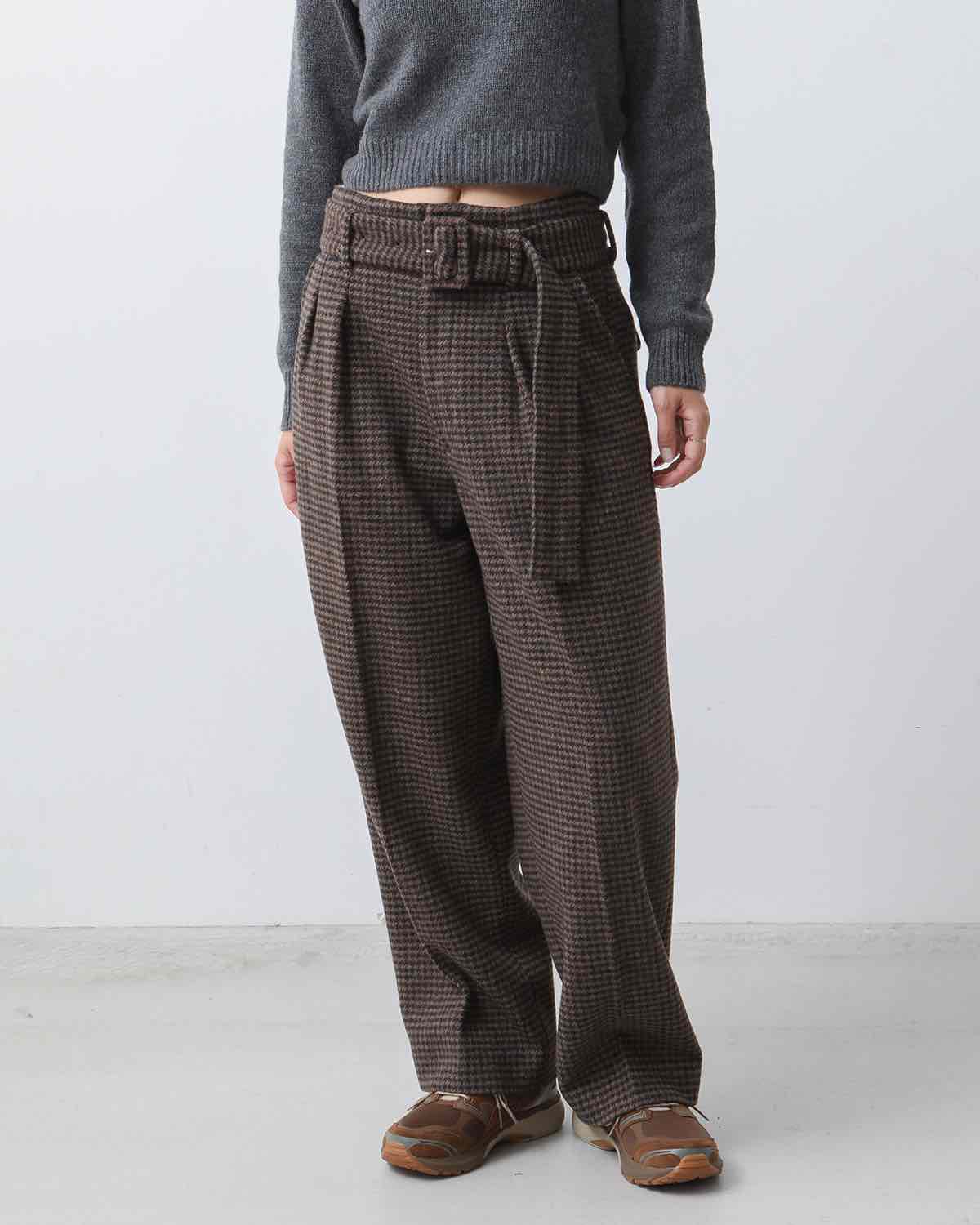 WOOL POLYESTER GUNCLUB CHECK BELTED TWO TUCK SLACKS