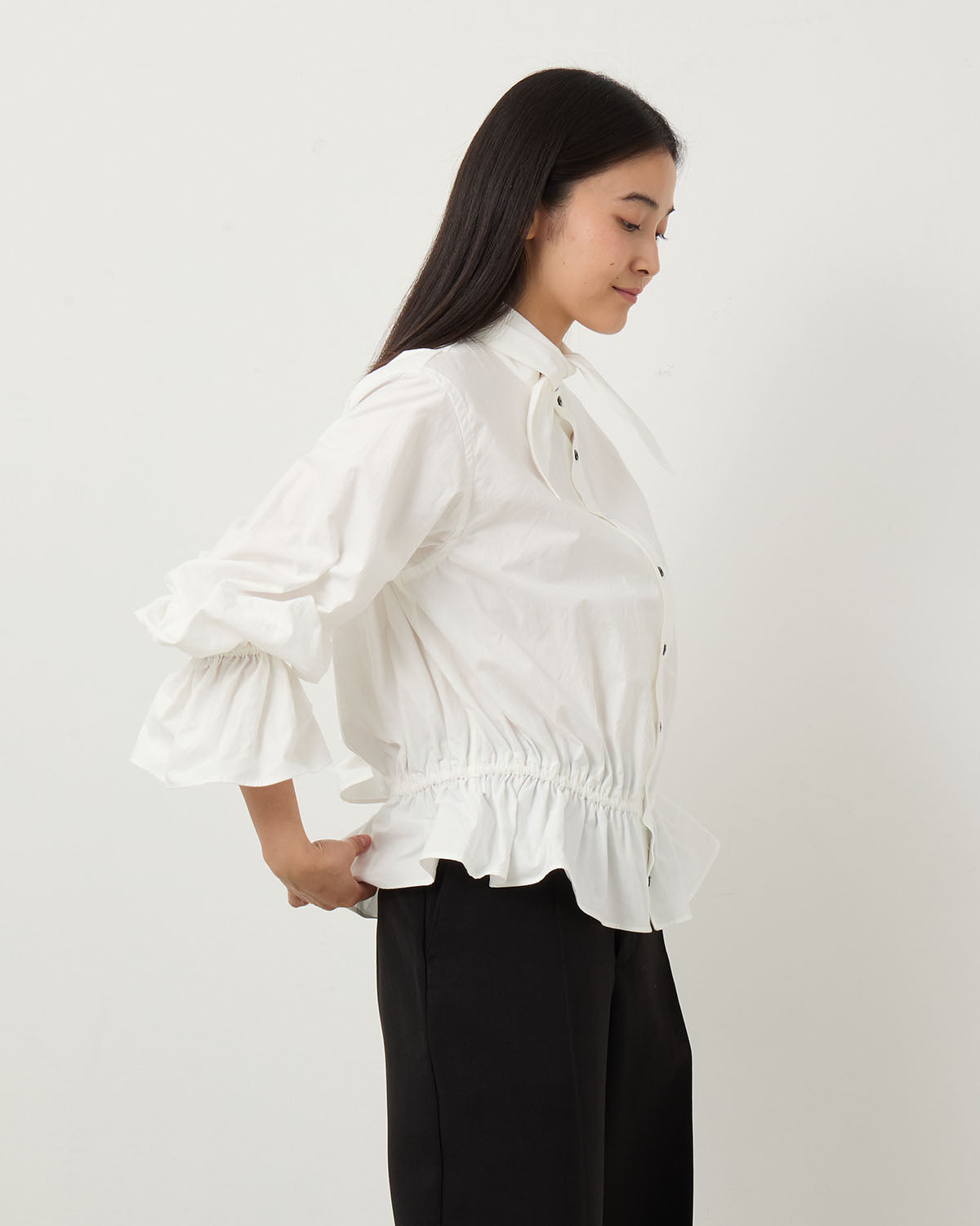 WASHED COTTON BROAD BOW TIE GATHER SHIRT