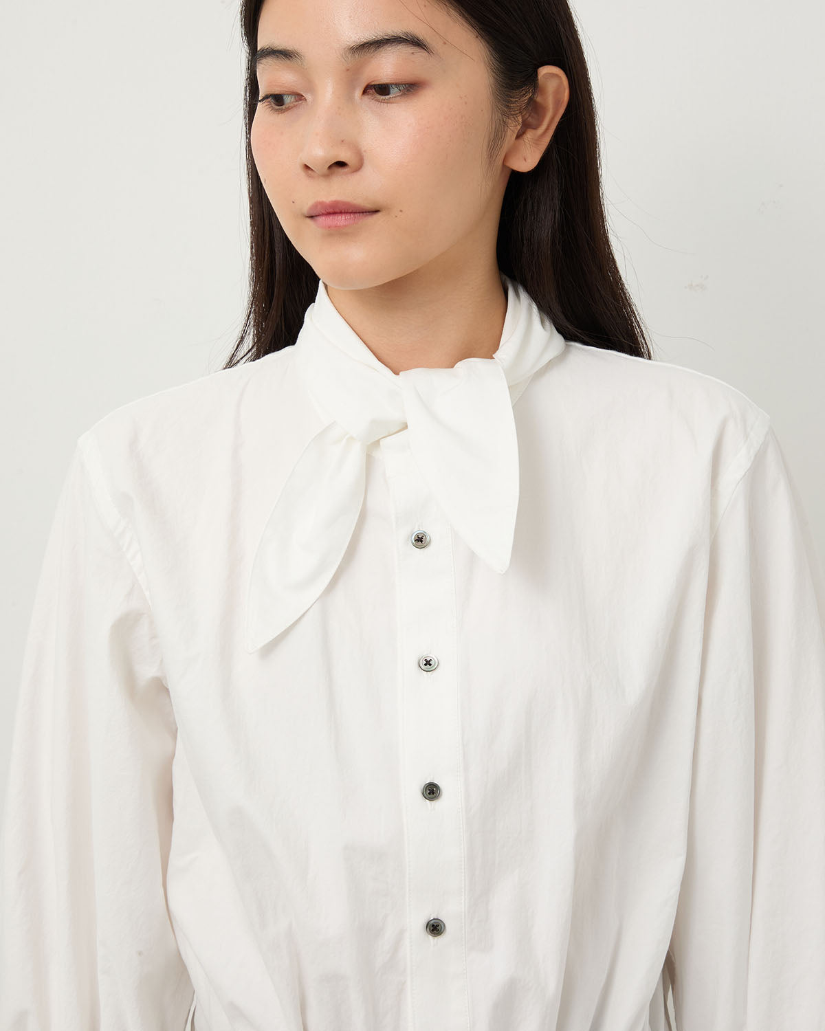 WASHED COTTON BROAD BOW TIE GATHER SHIRT