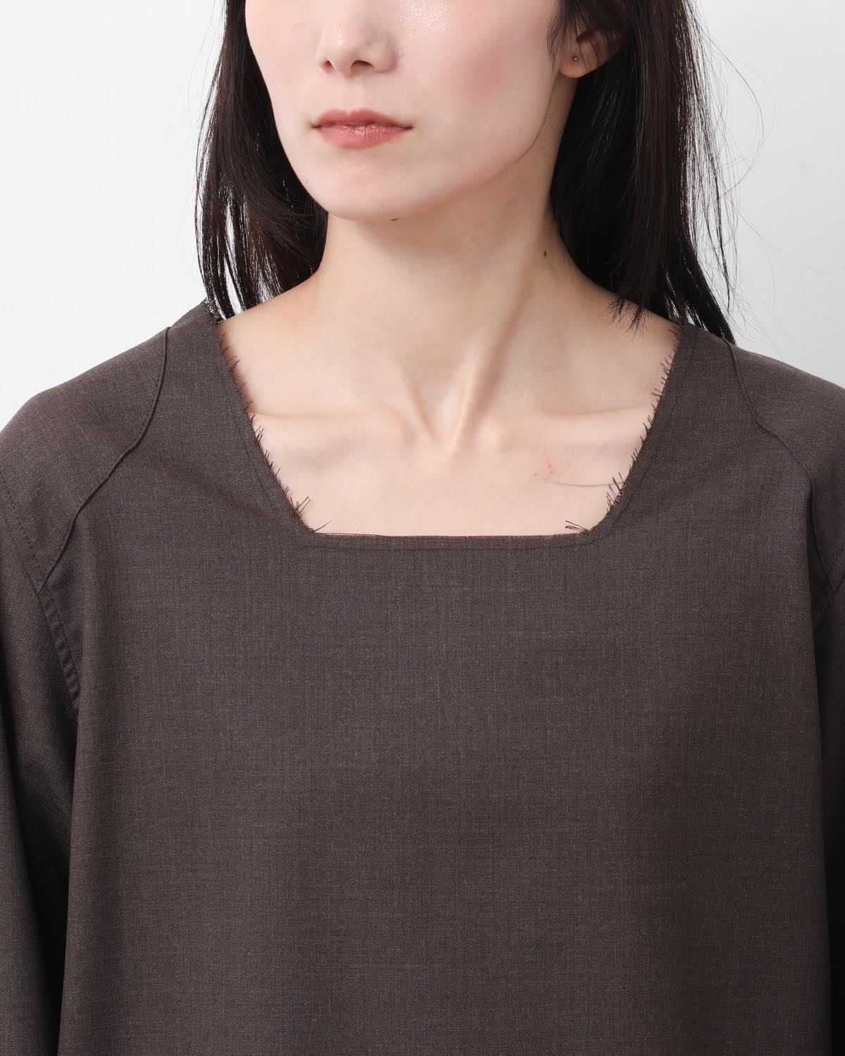 WASHABLE WOOL TROPICAL SQUARE NECK PULLOVER