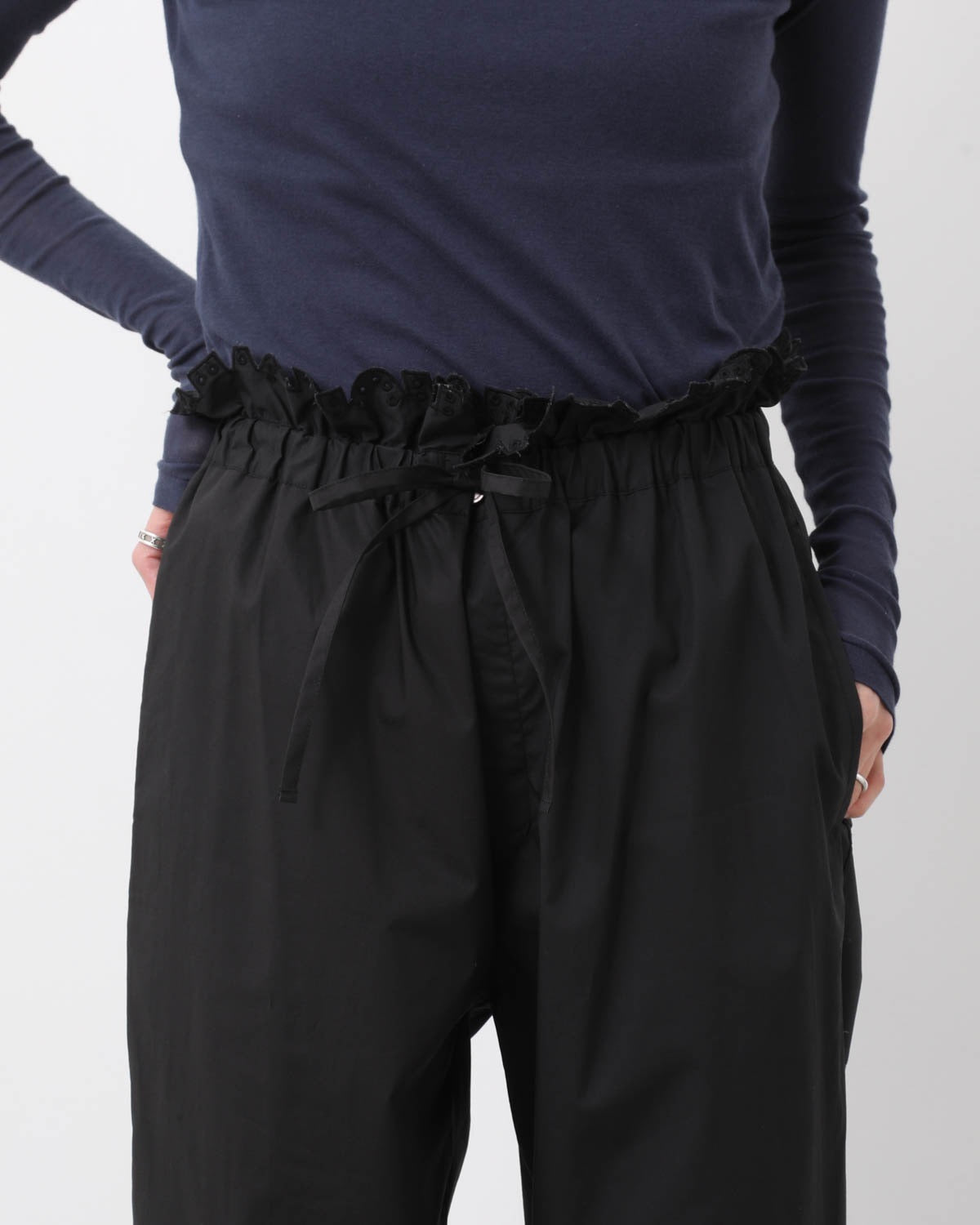 CUT RUFFLE TROUSERS