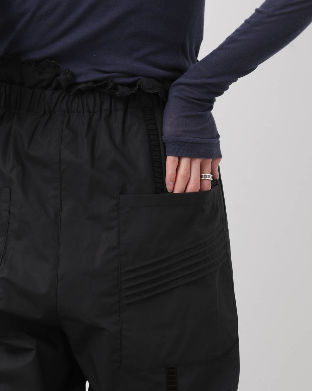 CUT RUFFLE TROUSERS
