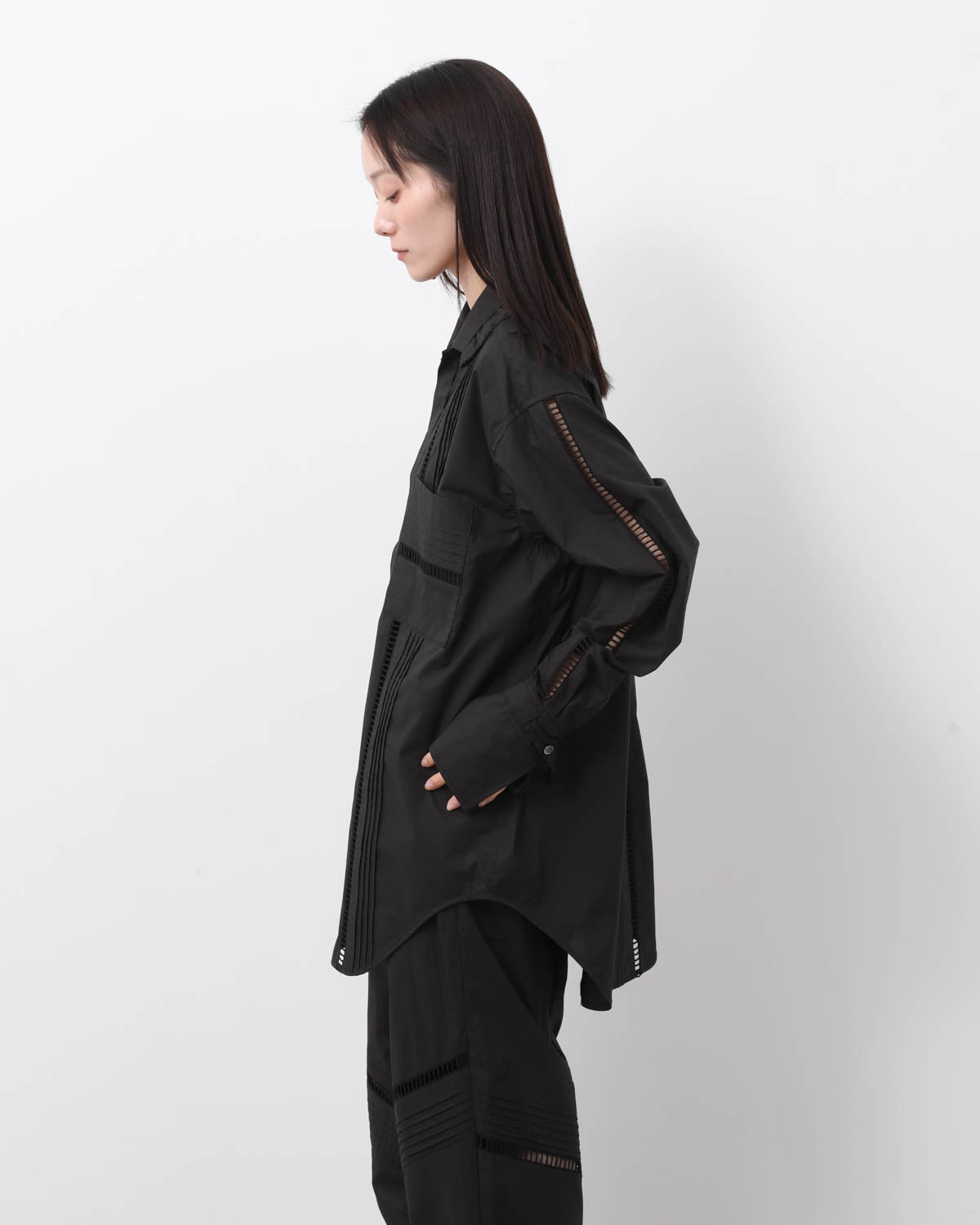 CUT RUFFLE SHIRT