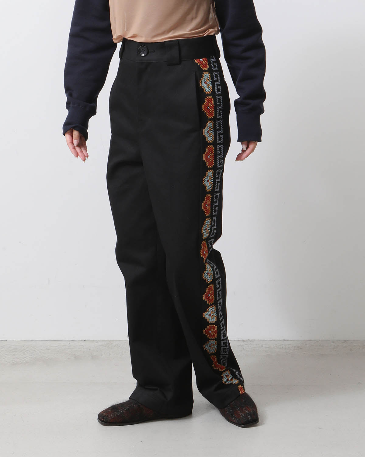 EMBROIDERY PANTS