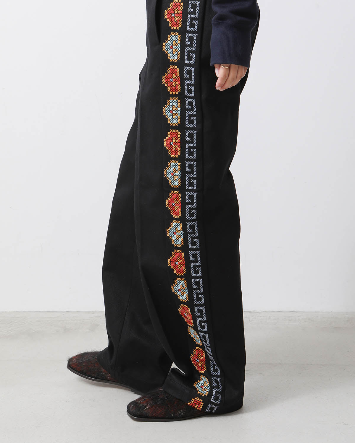 EMBROIDERY PANTS