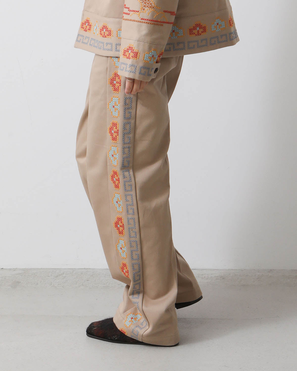 EMBROIDERY PANTS