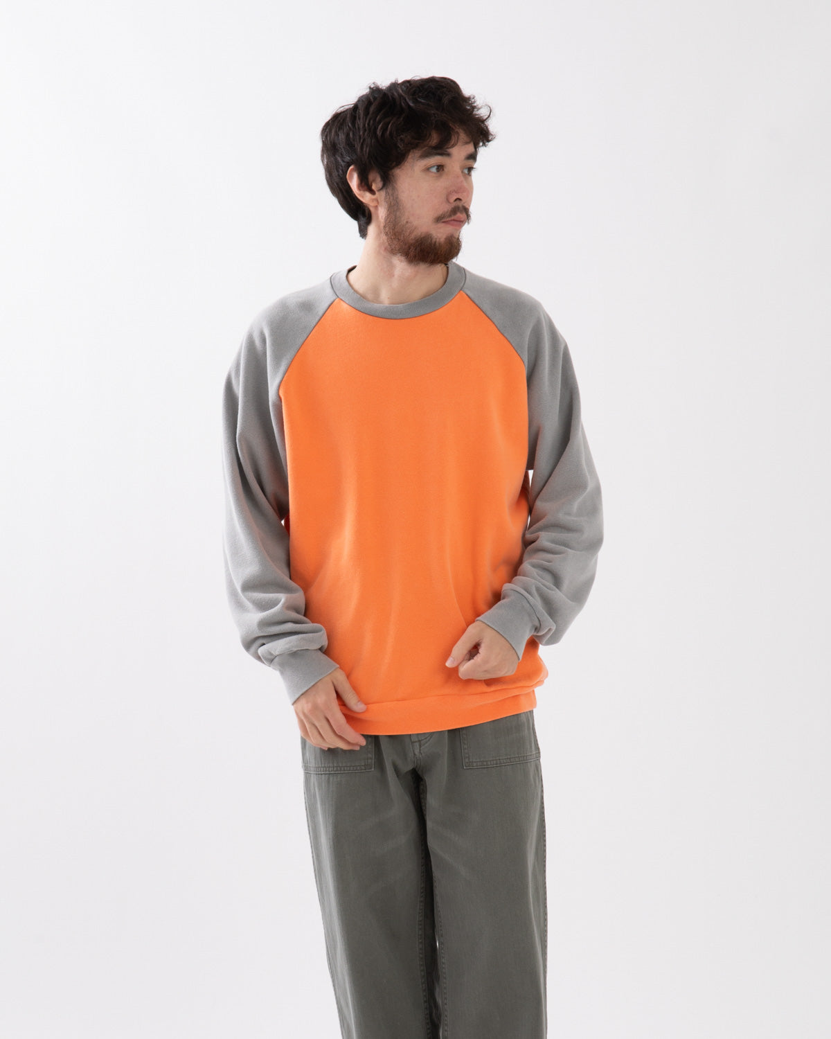 2-TONE RAGLAN CREWNECK