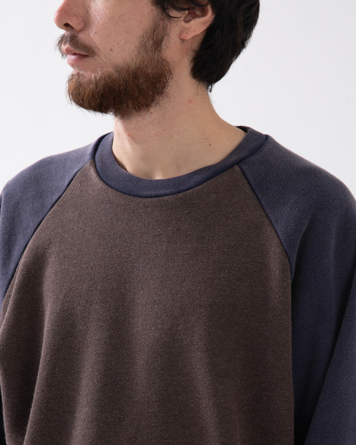 2-TONE RAGLAN CREWNECK