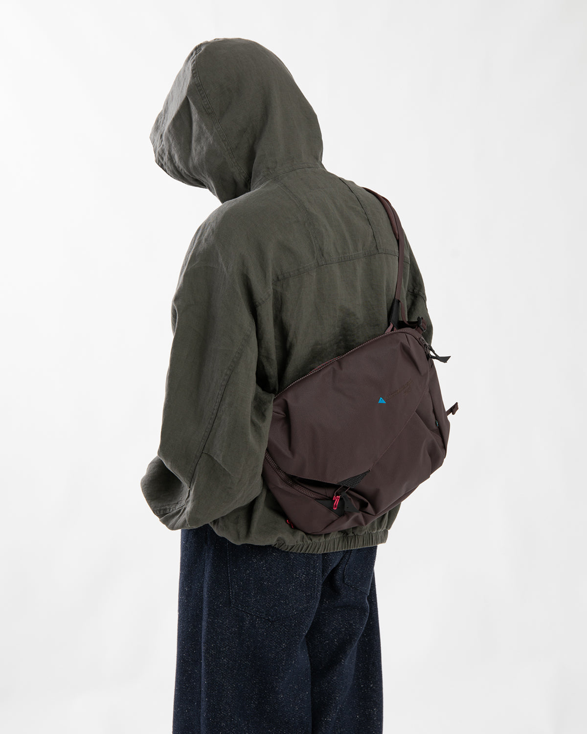 GAUT MESSENGER BAG