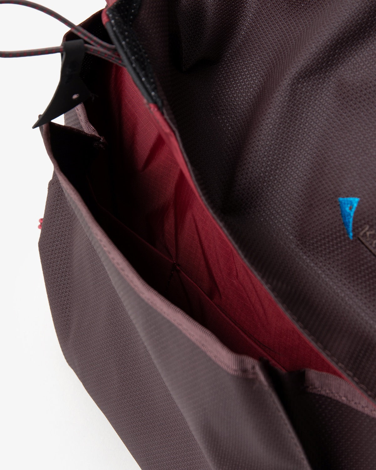 GAUT MESSENGER BAG