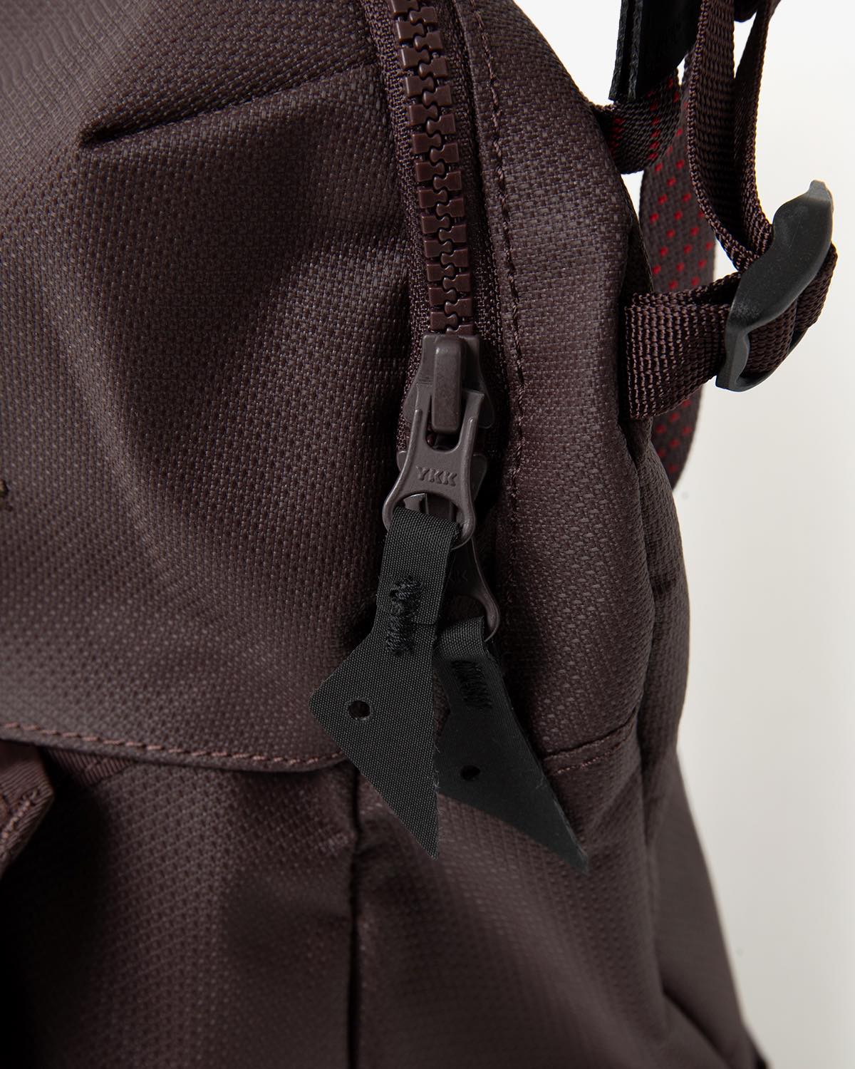 GAUT MESSENGER BAG