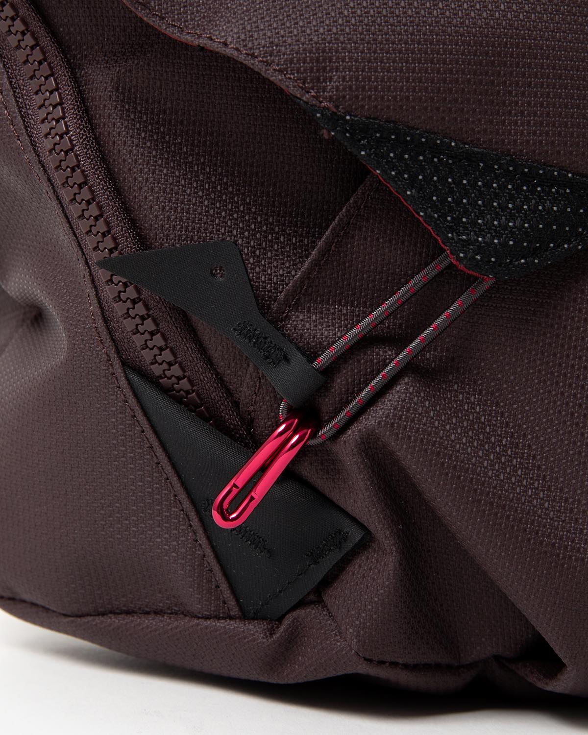 GAUT MESSENGER BAG
