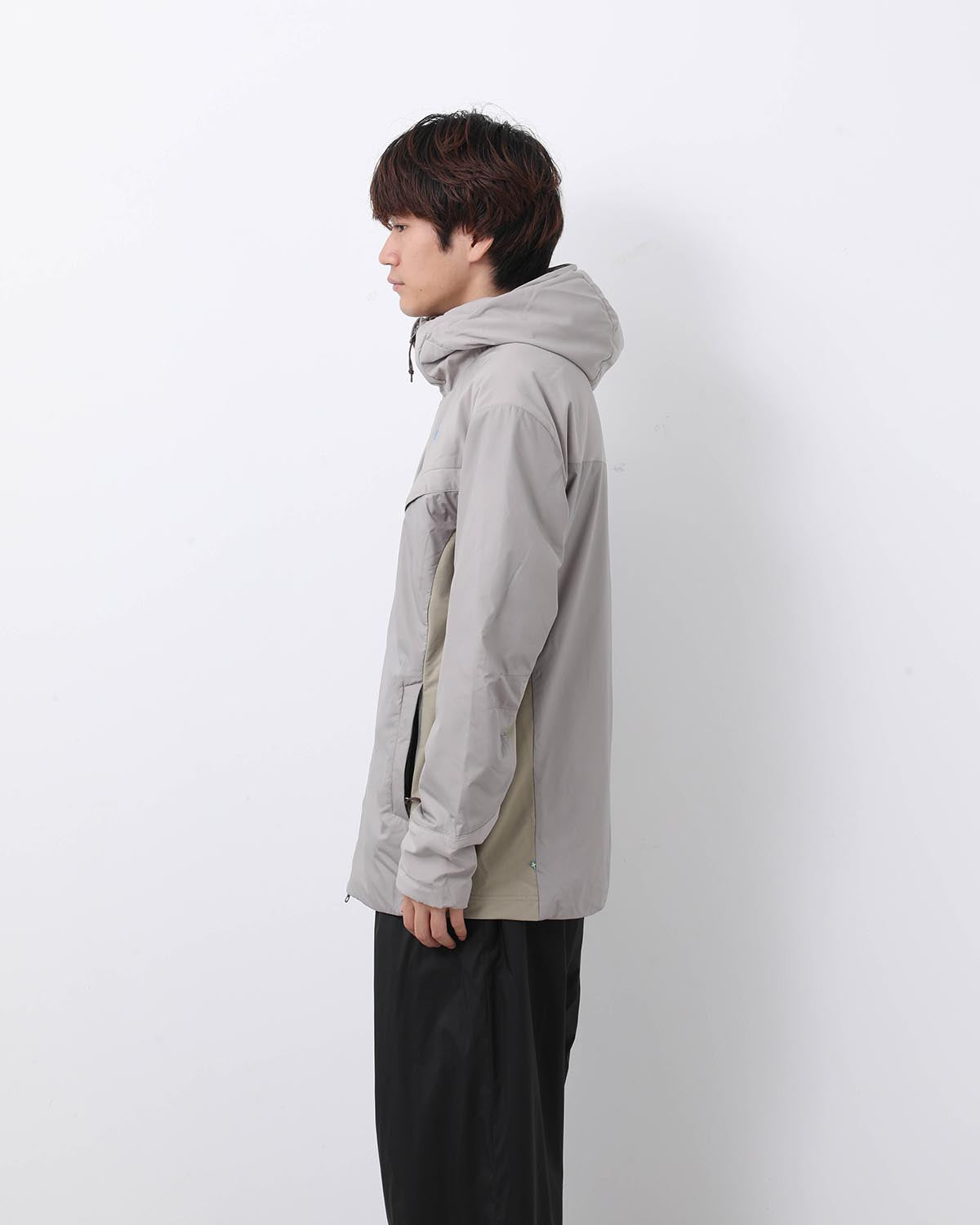 URD LIGHT STRETCH HOOD JACKET