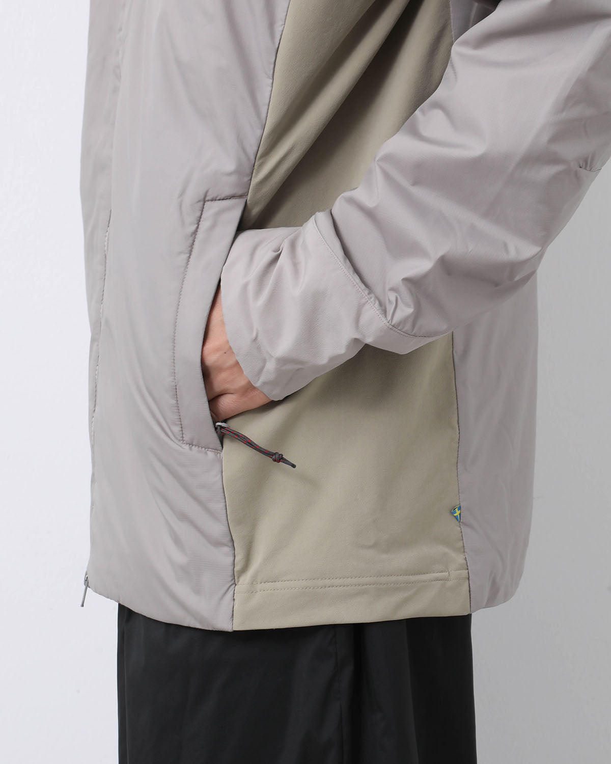 URD LIGHT STRETCH HOOD JACKET