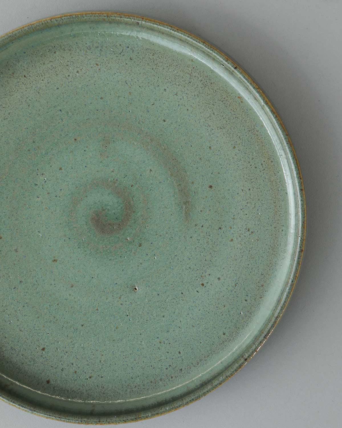 MINT GREEN ROUND PLATE M