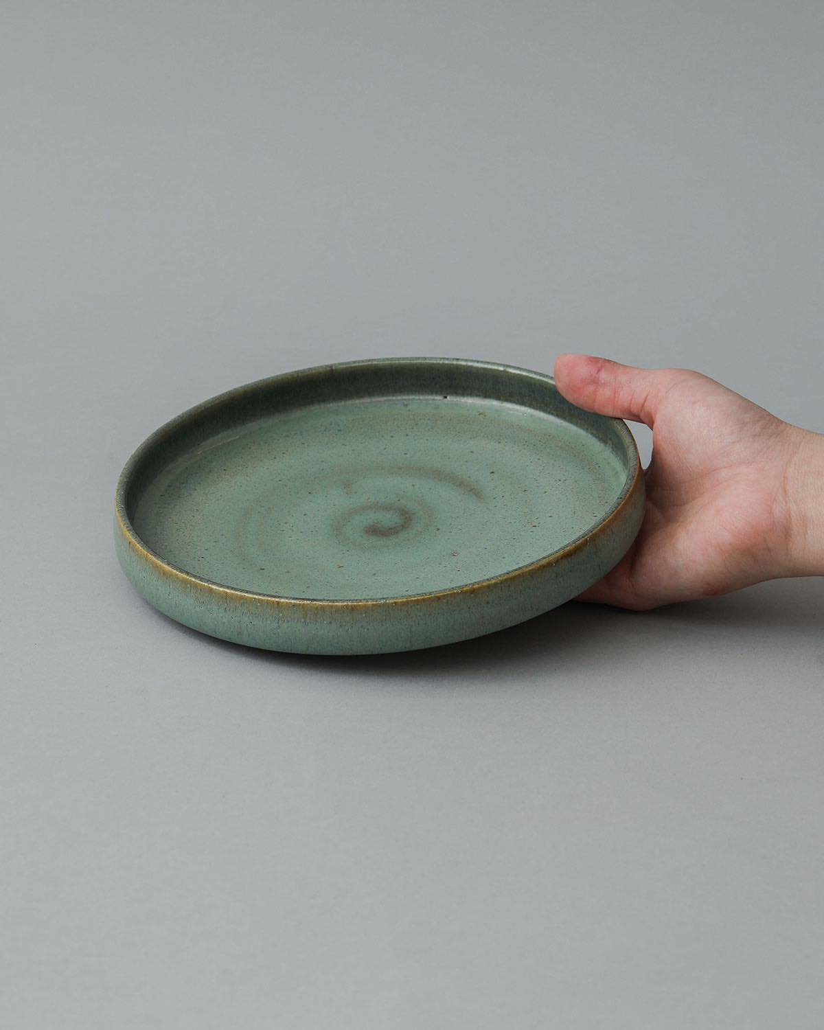 MINT GREEN ROUND PLATE M