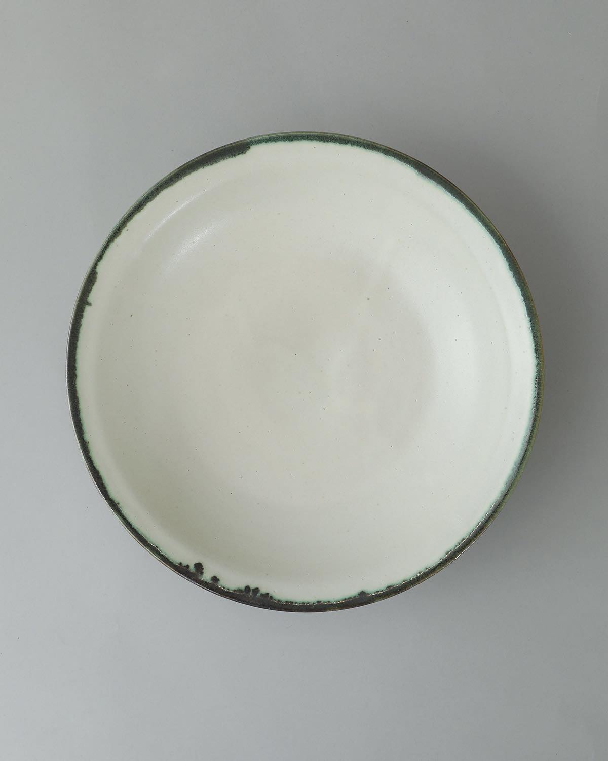 WHITE MATTE SHALLOW BOWL L