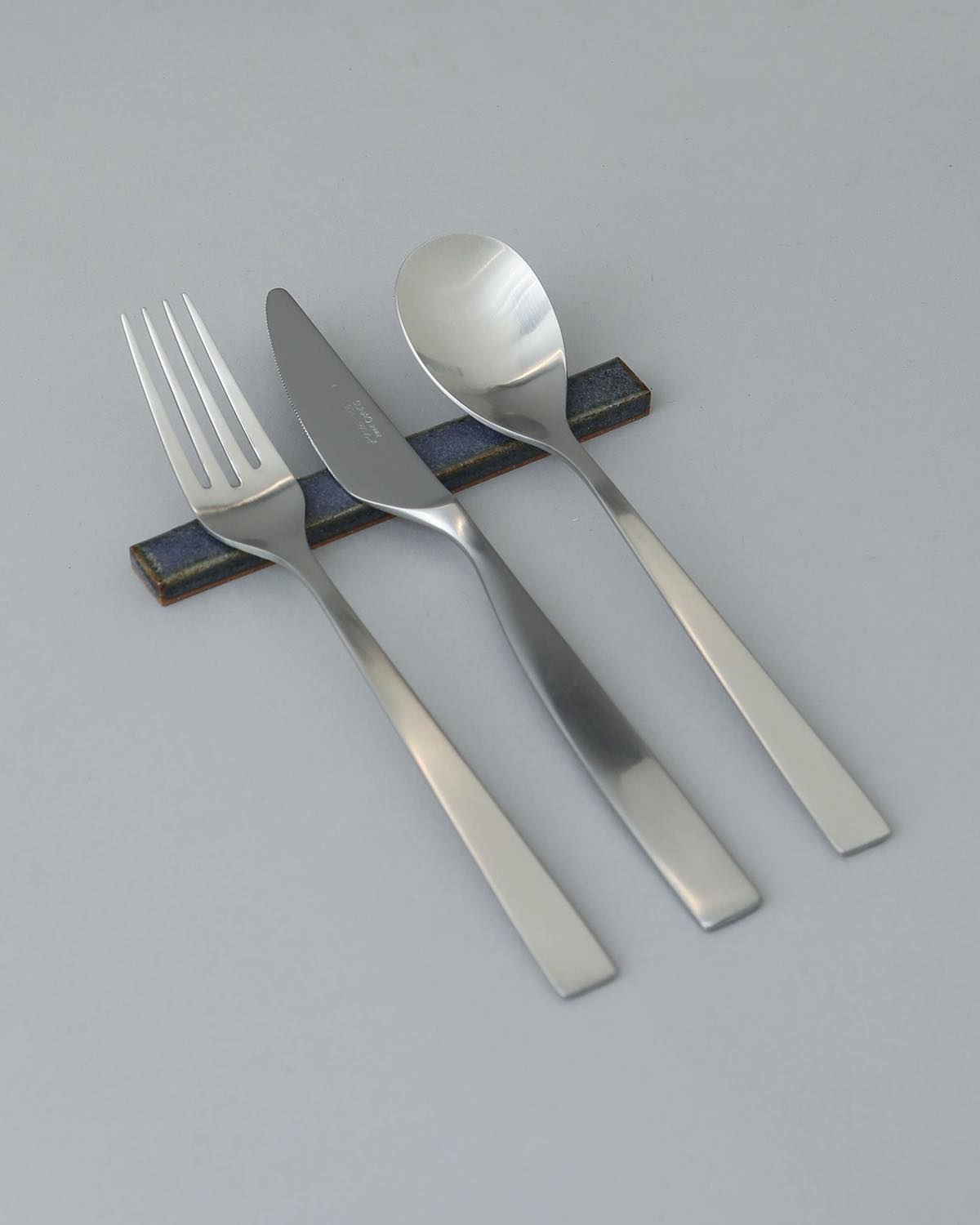 COBALT GLAZE CUTLERY REST