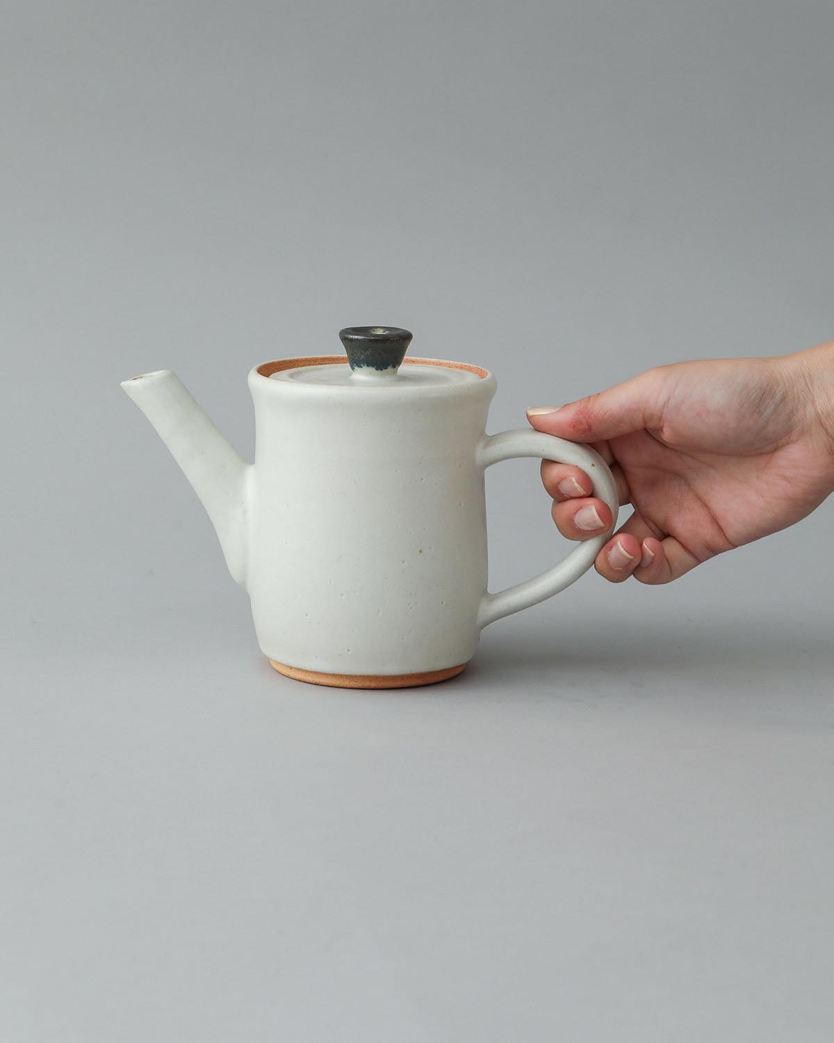 WHITE MATTE COFFEEPOT 450ML