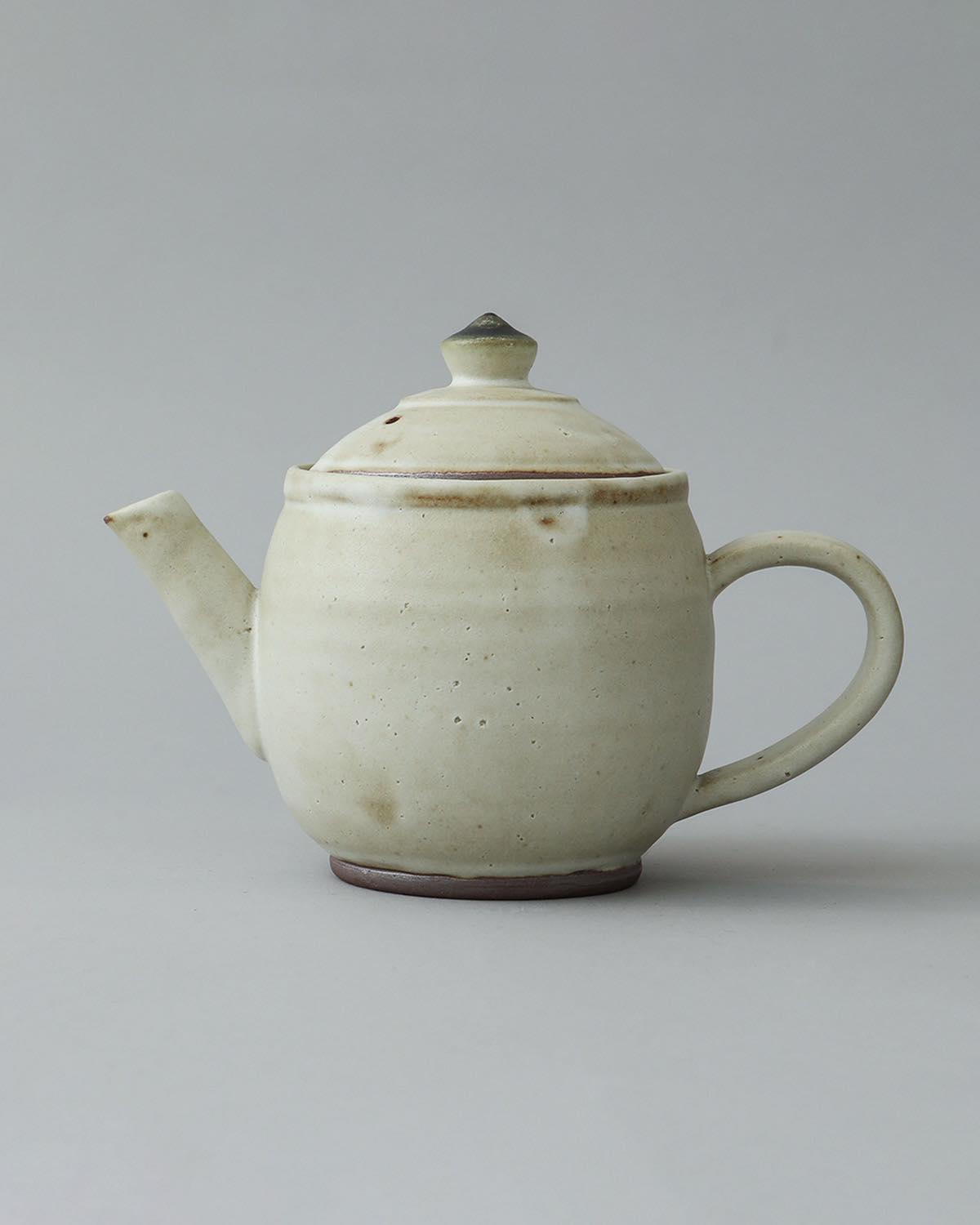 WHITE MATTE TEAPOT