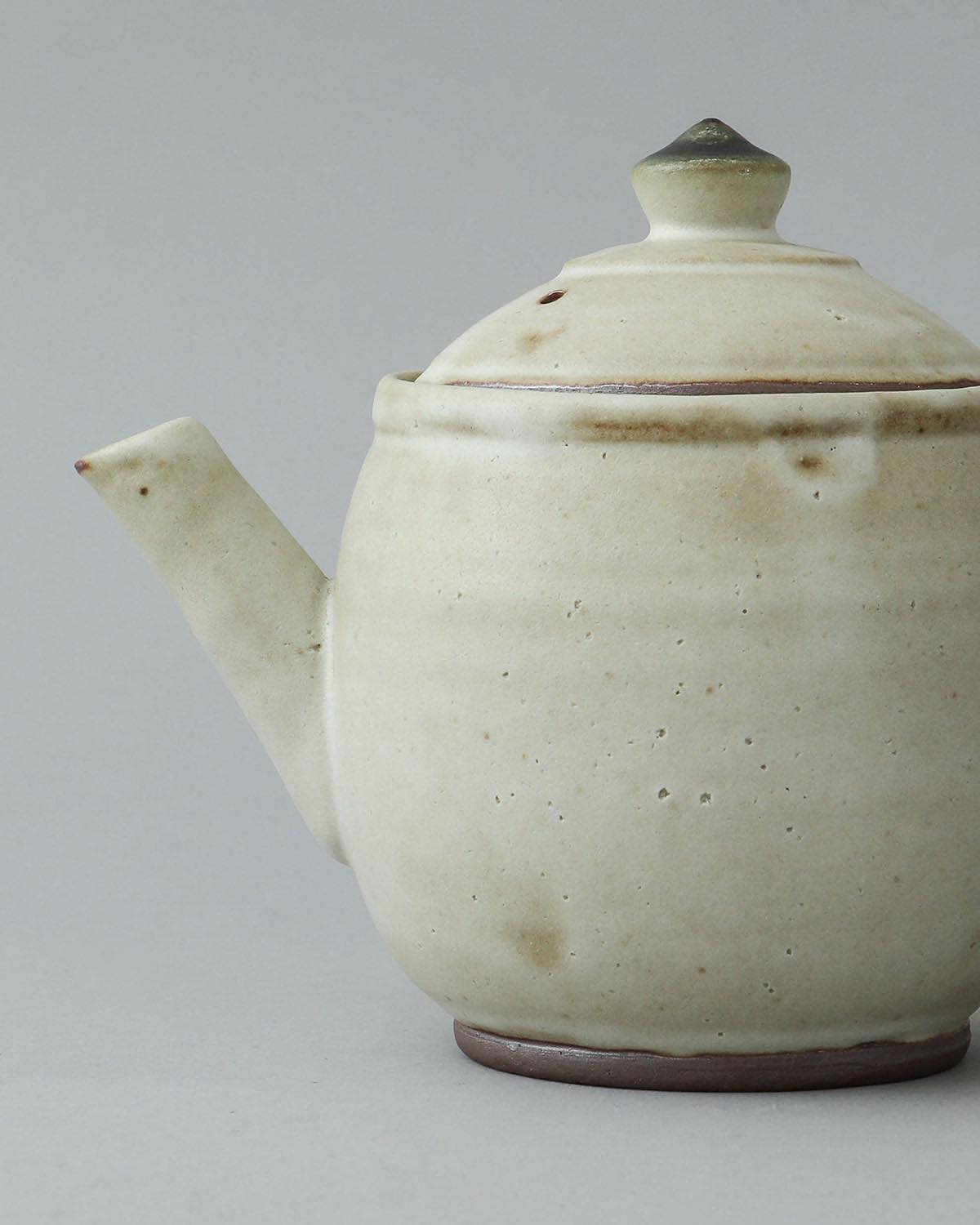 WHITE MATTE TEAPOT