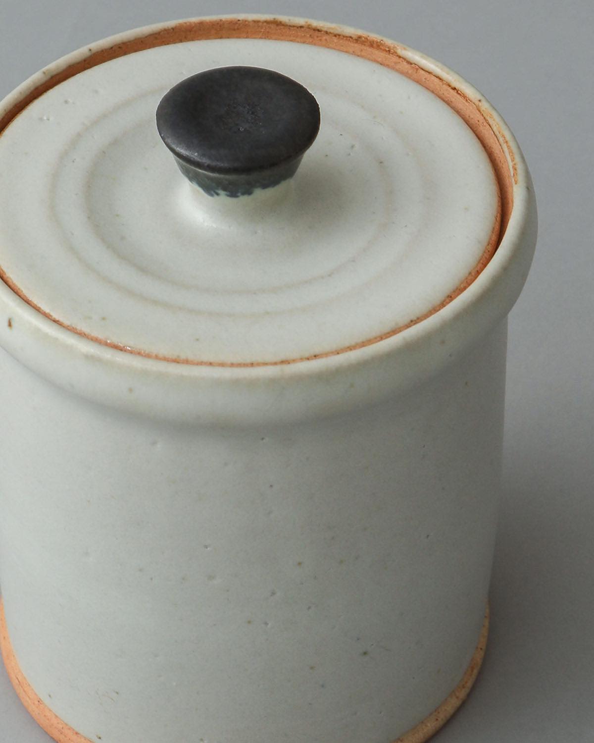 WHITE MATTE CANISTER A