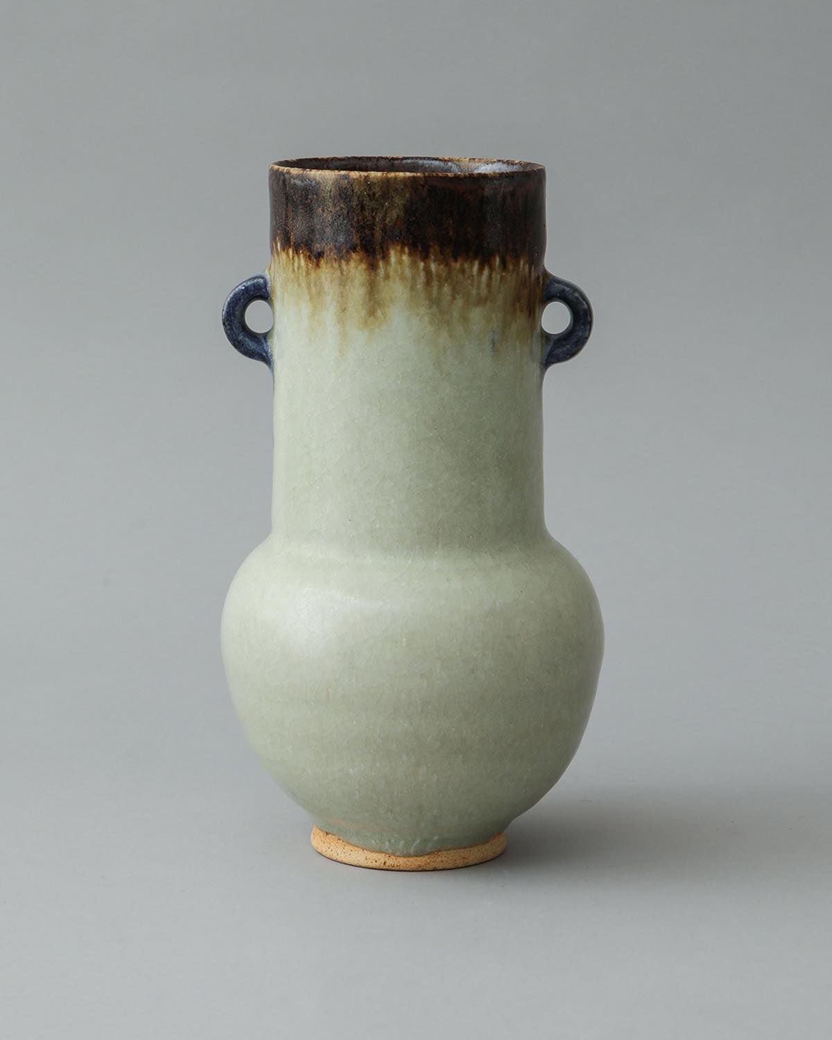 EARRED VASE